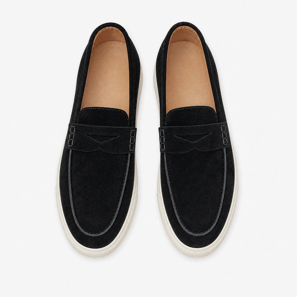 Suède heren mocassin met bandje en witte zool, zwart, zijaanzicht