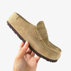 Suède loafer-clog om aan te schuiven, Zand
