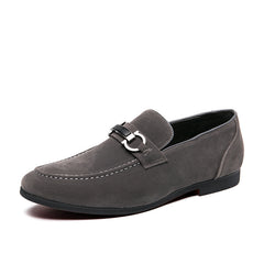 Suedelook loafers met decoratieve ketting voor heren, Grijze