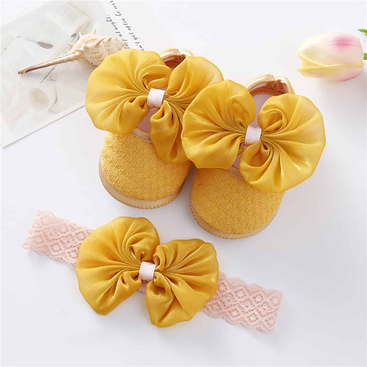 gele baby mocassin