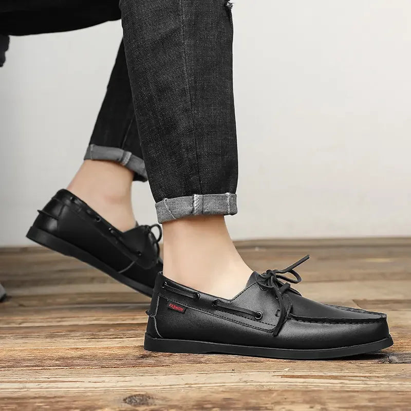 Zwarte heren bootschoenen met veters in leerlook - detail 3