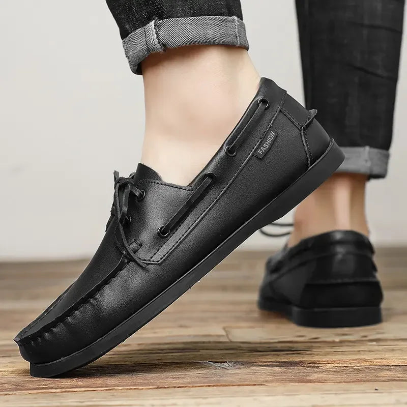 Zwarte heren bootschoenen met veters in leerlook - detail 4