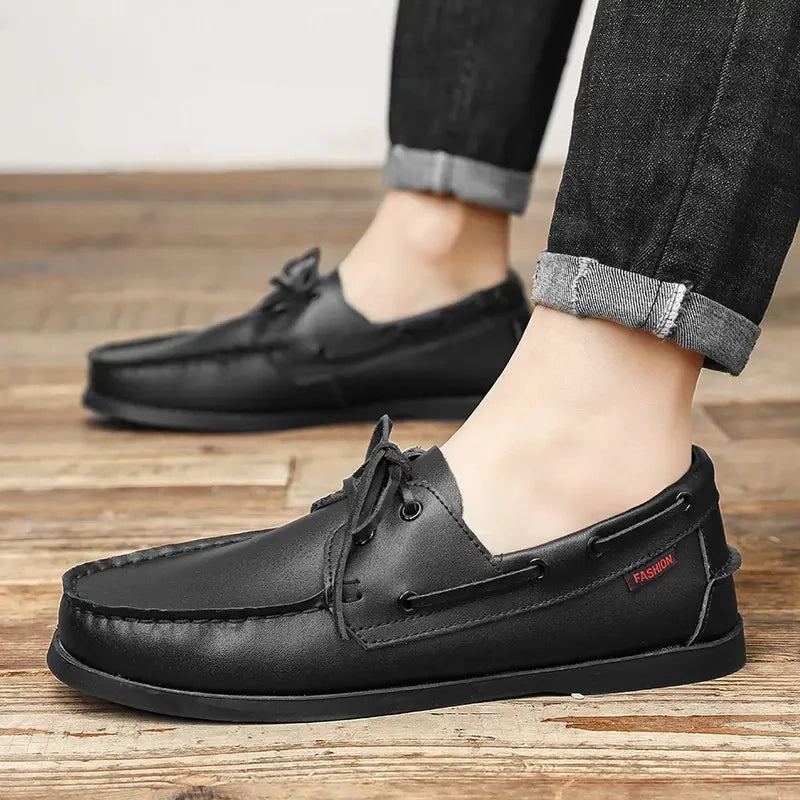 Zwarte heren bootschoenen met veters in leerlook - detail 7